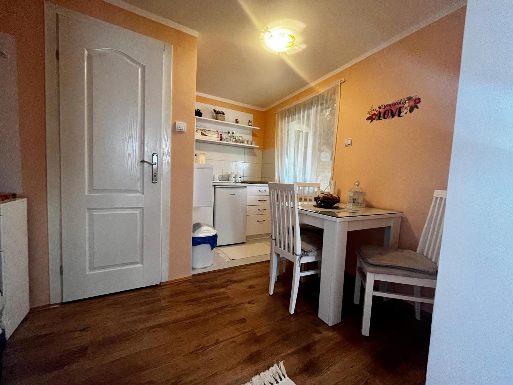 Apartman Simona เวิร์ดนิค ภายนอก รูปภาพ