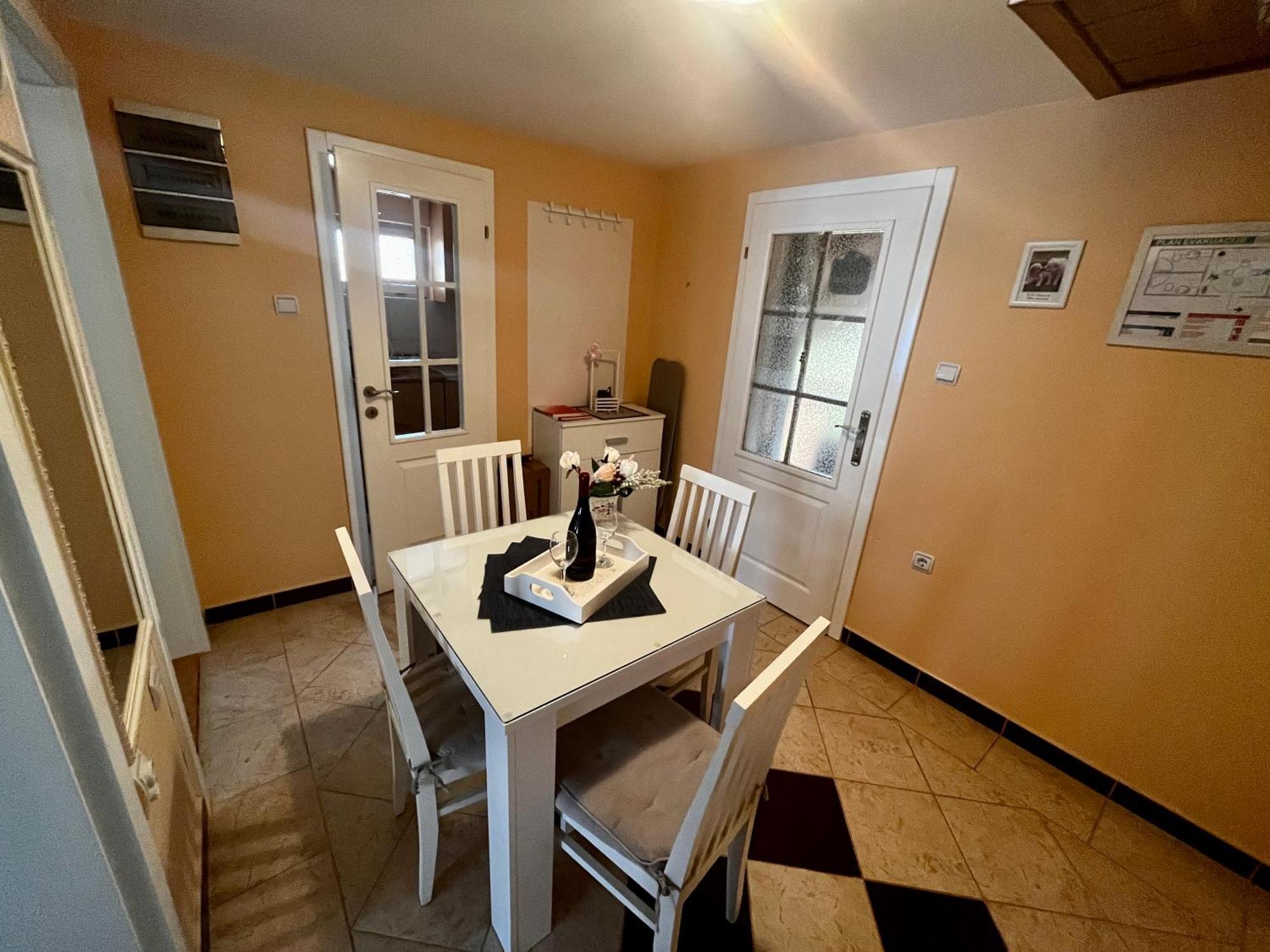 Apartman Simona เวิร์ดนิค ภายนอก รูปภาพ